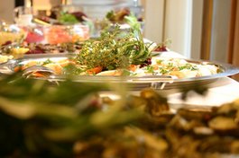 Buffet Catering aus dem Hotel Begardenhof bestellen und zu Hause genießen